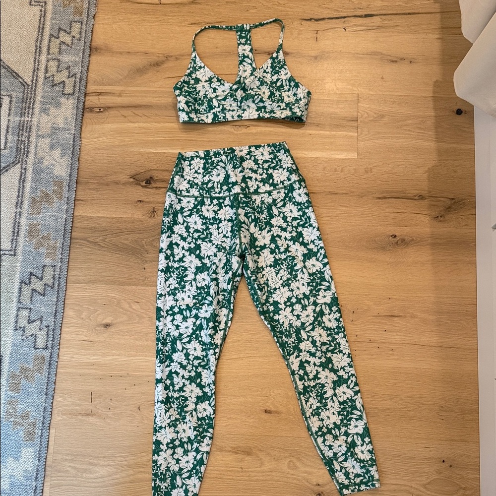 Spiritual Gangster Green and White Floral Leggings and bra Top Size Med